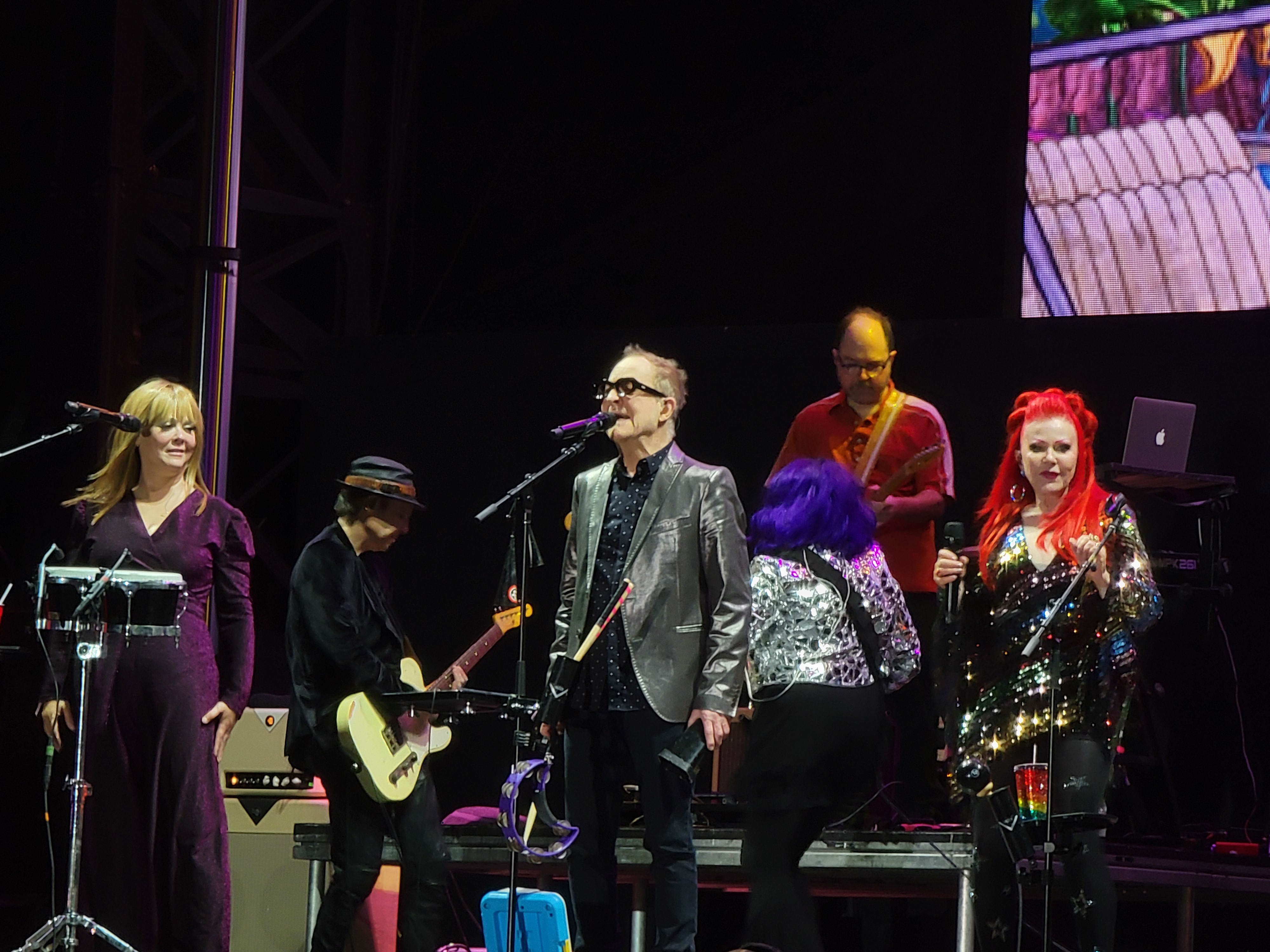 B52s2023-11-18DarkerWavesFestivalHuntingtonBeachCA (12).jpg